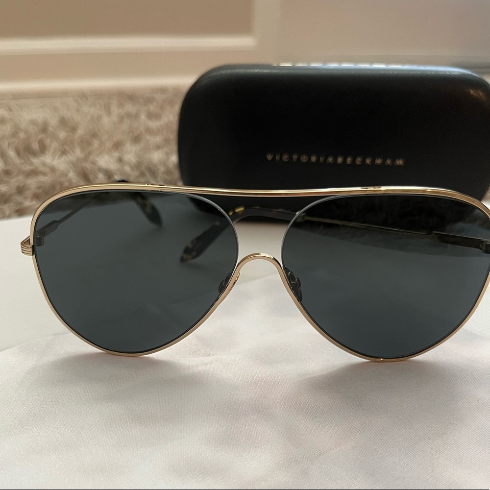 Victoria Beckham Oversized Aviator Sunglasses (black with gold trim) AUTHENTIC